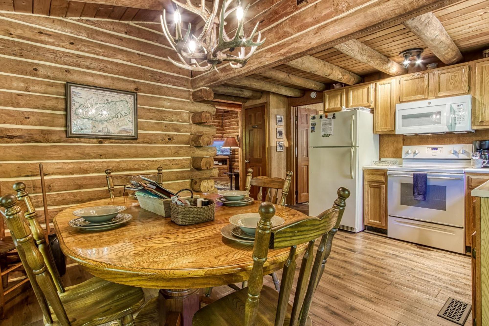 Very Private, Real Log Cabin With Hot Tub! Sevierville Exterior foto